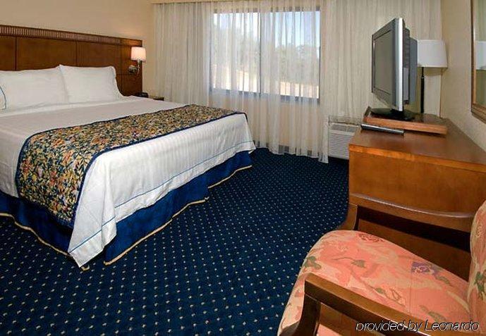 Courtyard By Marriott Birmingham Trussville Pokój zdjęcie